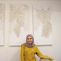 Memutuskan berhijab dan konsisten dalam menjalaninya, bukan lah hal yang mudah. Hingga kini, Cut Meyriska pun terus beusaha untuk bisa konsisten. Bahkan ia rela menolak tawaran pekerjaan jika mengharuskannya melepas hijab tersebut. (Instagram/cutratumeyriska)