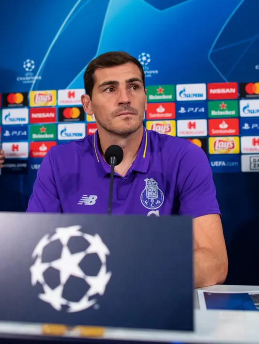 Casillas dipastikan absen pada sisa pertandingan musim 2018-19. (AFP/Guido Kirchner)