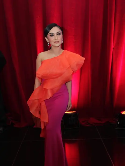 (Instagram/yunishara36)