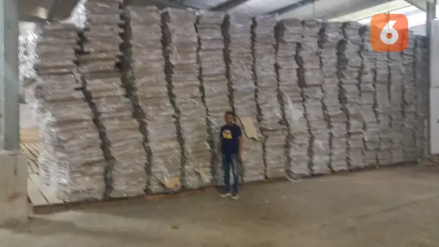 Logistik Pemilu 2024 tersimpan rapi di gudang logistik KPU Banyuwangi (Hermawan Arifianto/Liputan6.com)