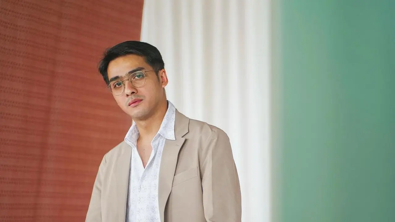 6 Potret Transformasi Ricky Harun, dari Kecil hingga Jadi Komisaris