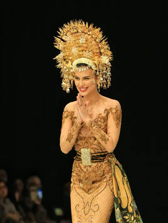 Sophia Latjuba Indonesia Fashion Week 2018