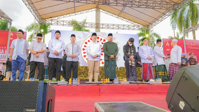 Momen Haru di Buka Puasa Bersama Bupati Edi Damansyah, Ibu Hamil Menangkan Hadiah Umrah