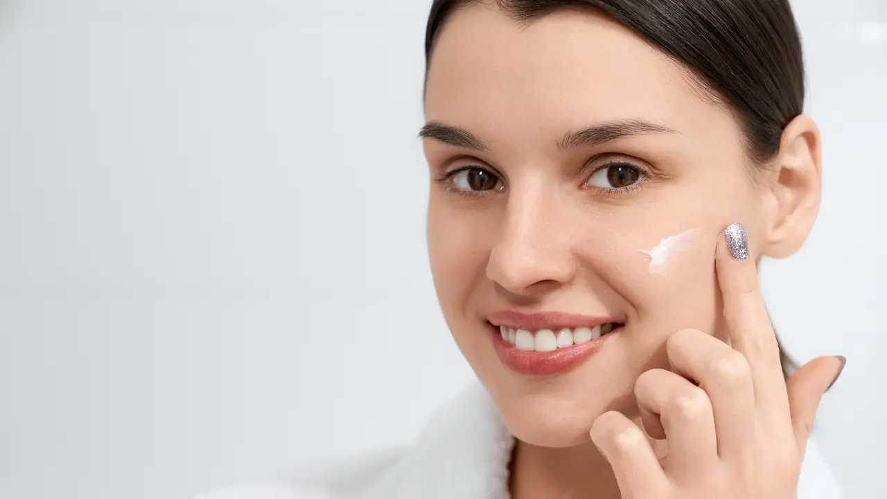 Ilustrasi Penggunaan Moisturizer
