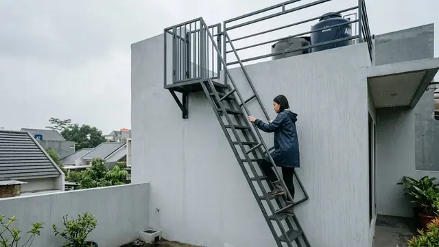 Model Tangga Outdoor yang Aman Saat Musim Hujan