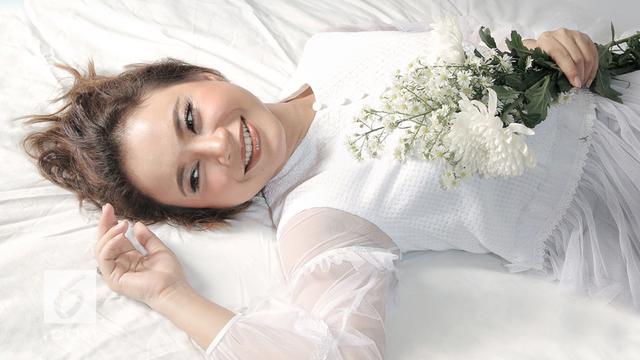 Visual Stories: Rahasia Rossa dari Kamar Tidur - ShowBiz 