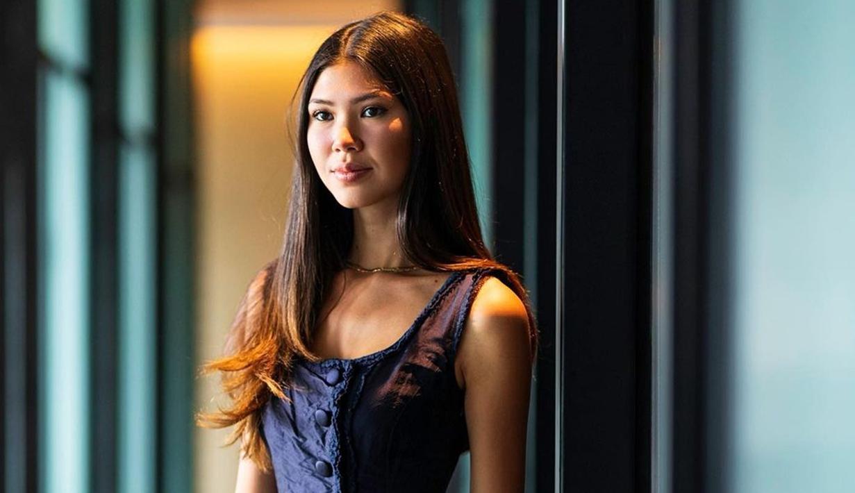 Kini namnya kembali menjadi perhatian usai mengikuti program The Bachelor Indonesia. Wanita yang pernah merilis singel sebagai Duo JEJA ini bahkan diketahui menjadi kekasih Richard Kyle melalui program tersebut. (Liputan6.com/IG/@jaz.rowe)