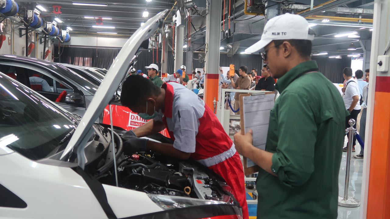 Kembali terselenggara, Daihatsu SMK Skill Contest (DSSC) tahun ini melibatkan kemampuan guru dan siswa terbaik.