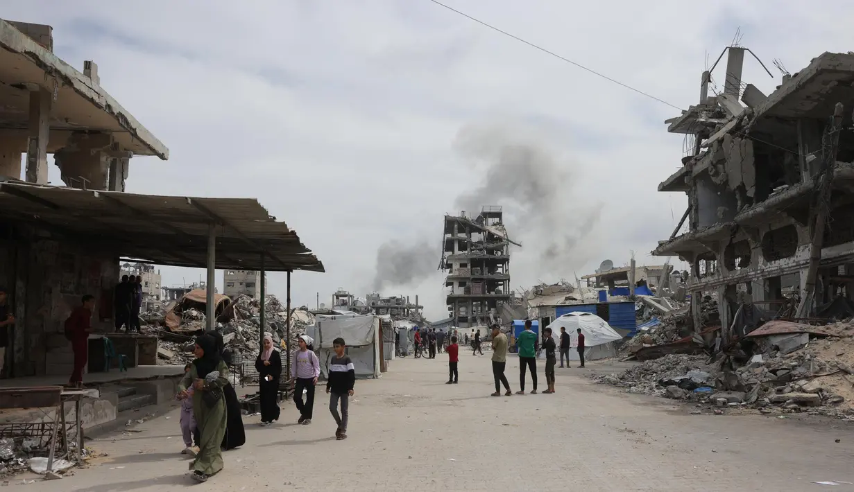Otoritas Kesehatan Gaza melaporkan total korban akibat serangan Israel sejak Oktober 2023 mencapai 52.908 orang dan 119.721 lainnya mengalami luka-luka. (Bashar TALEB/AFP)