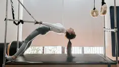 Audi Marissa diketahui begitu rutin menjalani latihan pilates. Bahkan, ia kerap mengunggah momen saat menjalani latihan pilates di akun Instagram pribadinya. (Liputan6.com/IG/@audimarissa)