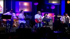 Elek Yo Band juga berkolaborasi dengan musisi jazz Endah 'n Resha yang membawakan lagu "ku tak bisa" besutan grup band Slank.