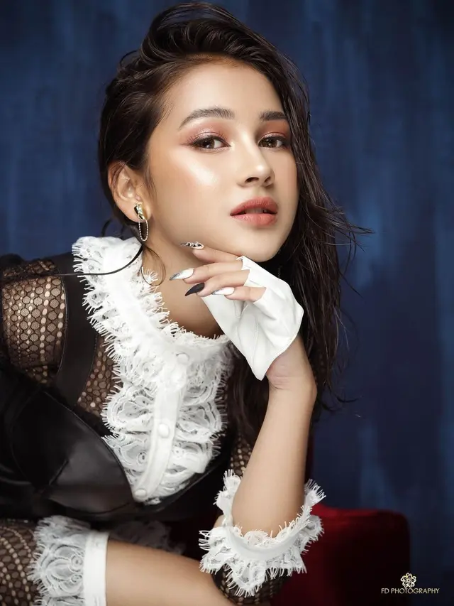 Disebut Mirip Irish Bella, Ini 6 Pemotretan Terbaru Sandrinna Michelle