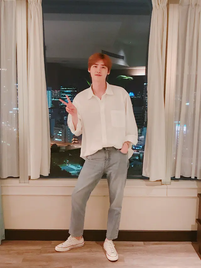 Lee Jong Suk