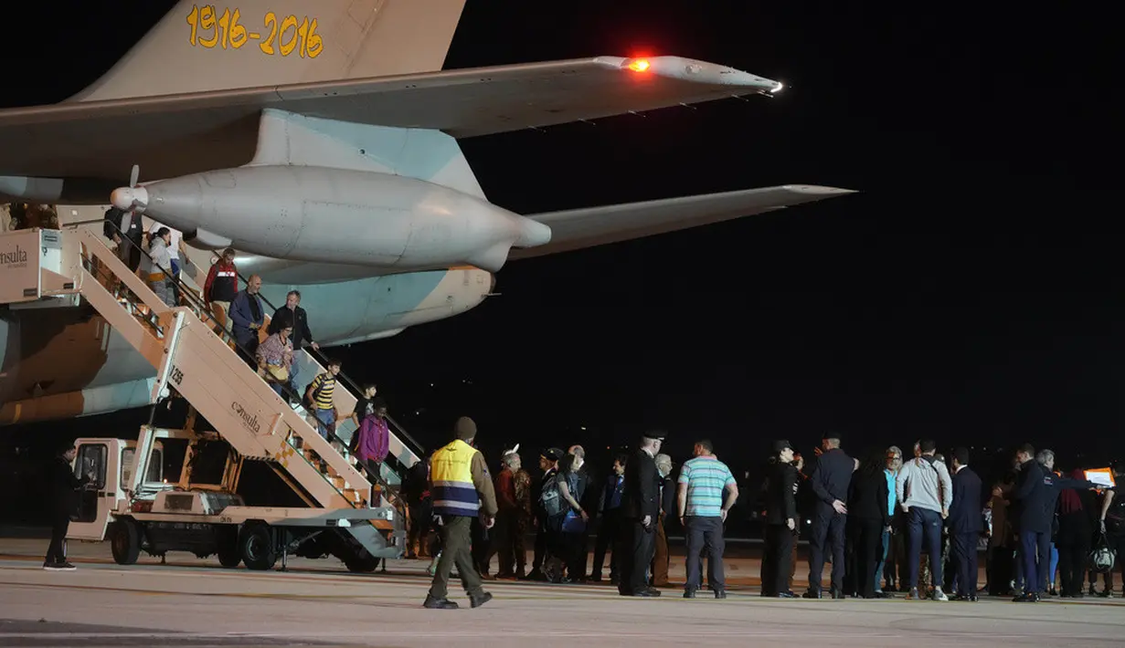 <p>Kementerian Luar Negeri Italia mengatakan, sekitar 140 orang Italia akan dievakuasi dari Sudan, ditambah sekitar 60 orang dari negara lain. (AP Photo/Gregorio Borgia)</p>