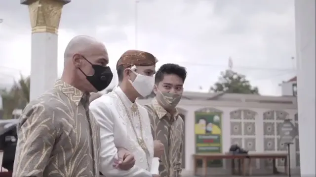 7 Potret Pernikahan Presenter Ovi Dian, Dilangsungkan di Masjid Milik Keluarga