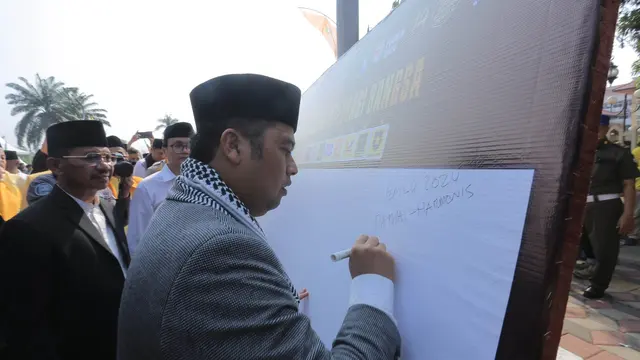 Kirab Pemilu Damai 2024 akhirnya tiba di Kota Tangerang, Banten. Pemkot Tangerang bersama dengan Komisi Pemilihan Umum (KPU) Kota Tangerang menggelarnya untuk Pemilu yang damai.