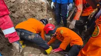 2 Hari Krusial Pencarian Korban Longsor di Trenggalek, 4 Orang Ditemukan Meninggal 1 Selamat