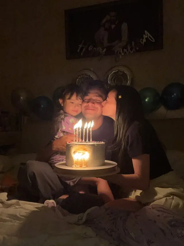 6 Potret Kejutan Ultah Jonas Rivanno dari Asmirandah, Chloe Sampai Tahan Ngantuk