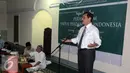 Menkopolhukam Luhut Panjaitan (kanan) memberikan sambutan saat menghadiri kajian "Peran Islam untuk Perdamaian Indonesia, Jakarta, Selasa (28/6). Kajian Ramadan diselenggarakan oleh Wahid Foundation. (Liputan6.com/Helmi Afandi)