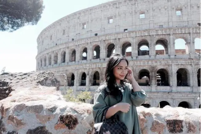 Gita Gutawa juga mengunjungi Colosseum di Roma, Italia (Foto: Instagram)