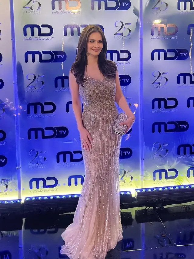 Gaya Glamor Cut Tary dan Sydney Azkassyah dengan Gaun Malam, Pesona Ibu-Anak yang Curi Perhatian