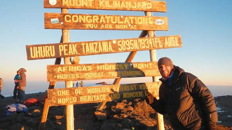 Dirks, penderita kanker yang berhasil taklukan gunung Kilimanjaro, Afrika (Foto: www.Today.com)