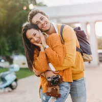 Ilustrasi pasangan bahagia/copyright freepik.com/lookstudio