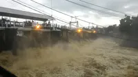 Sungai Ciliwung Meluap, Jakarta Waspada Banjir Kiriman