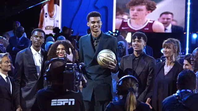 Foto: Resmi Merapat ke Spurs, Victor Wembanyama Masuk Urutan Pertama di NBA Draft 2023