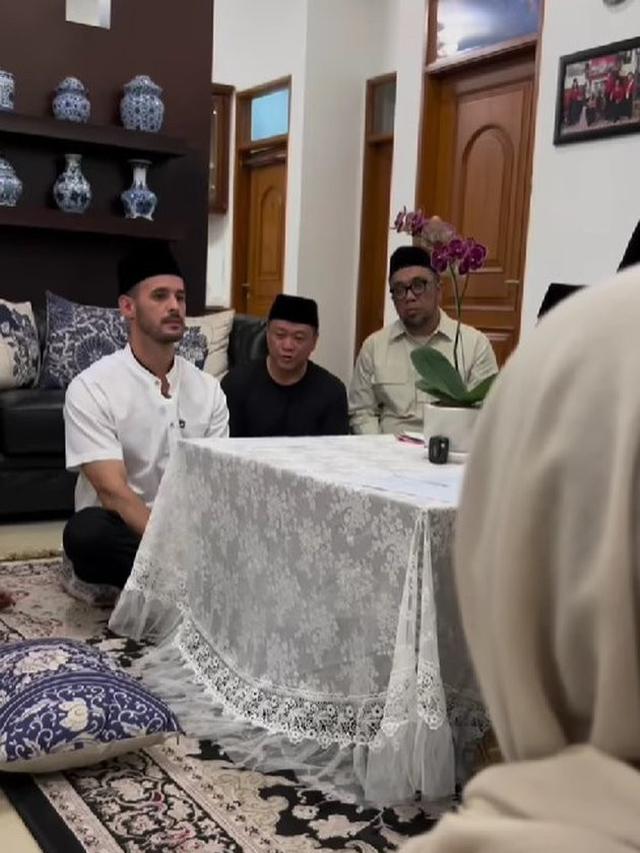 Kekasih Nikita Mirzani Disunat