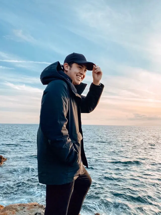 FOTO: Gaya Casual Jerome Polin dengan Busana Hitam, Tetap Stylish