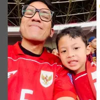 Ajak Anak Nonton Laga Timnas Indonesia vs China di GBK, Desta Kenang Momen Serupa dengan Ayahnya