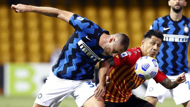 Romelu Lukaku Borong Dua Gol, Inter Milan Tundukkan Benevento