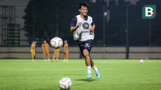 Foto: Pratama Arhan Urung Main saat Suwon FC Jajal Bhayangkara FC di Laga Uji Coba