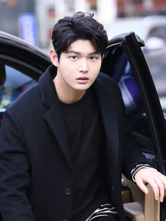 Lee Seo Won mengaku jika ia ingin meminta maaf terkait peristiwa ini. "Aku ingin minta kepada korban dan juga semuanya," katanya. (Foto: koreaboo.com)