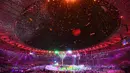 Penari beraksi pada perayaan penutupan Olimpiade Rio 2016  di  Stadion  Maracana, Rio de Janeiro, (22/8/2016). (AFP/Luis Acosta)