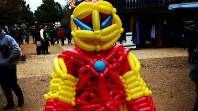 6 Balon Mainan Ini Bentuknya Nyeleneh, Jauh dari Ekspektasi Lucu