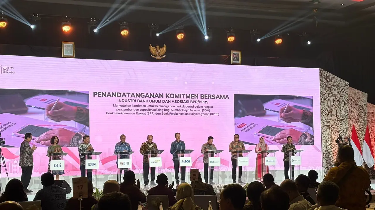 Otoritas Jasa Keuangan (OJK) meluncurkan Roadmap Pengembangan dan Penguatan Industri BPR-BPRS (RP2B) 2024-2027.