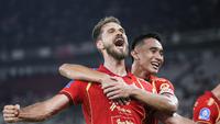 Foto: Pesta Gol Persija Jakarta ke Gawang Persis Solo di BRI Super League