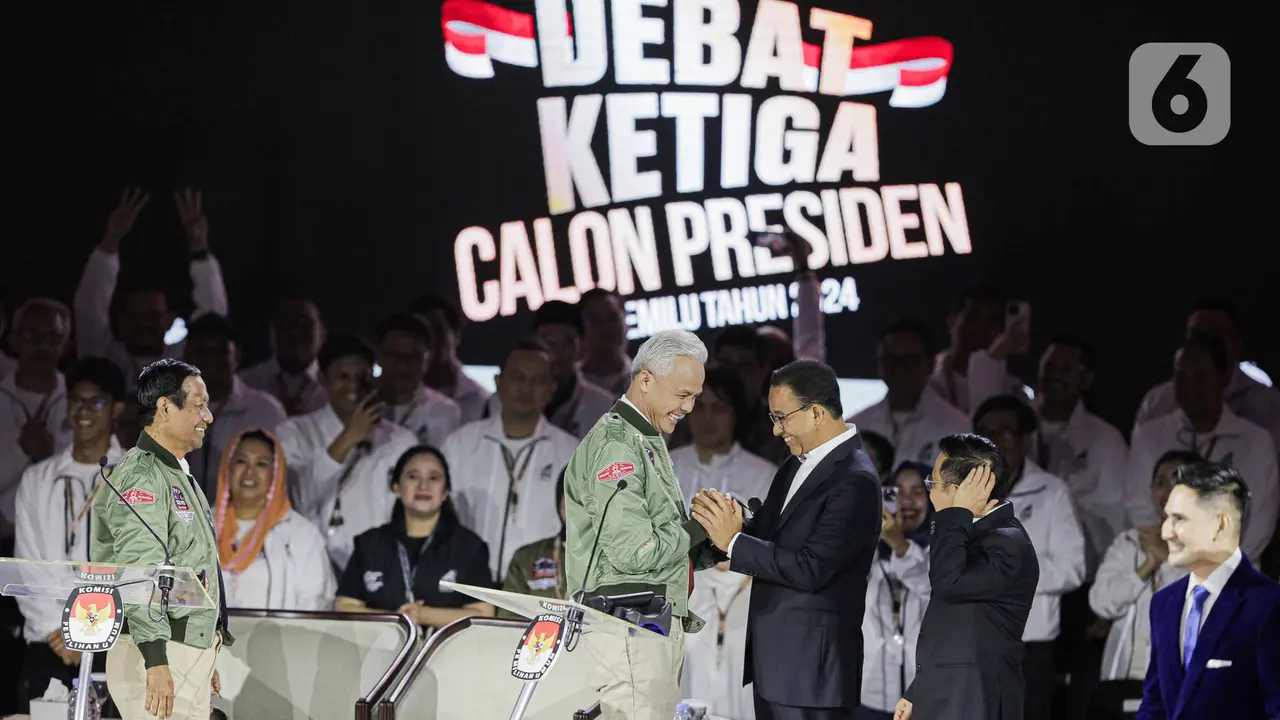 Momen Akrab Ketiga Capres-Cawapres Sesaat Sebelum Debat Ketiga Pemilu 2024