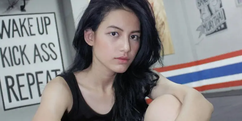 FOTO: Gaya Lania Fira saat Olahraga Bela Diri, Tetap Memesona