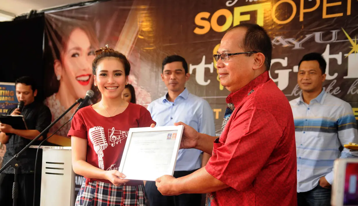 Sebelumnya, ia tidak pernah memikirkan untuk berbisnis karaoke.  (Adrian Putra/Bintang.com)