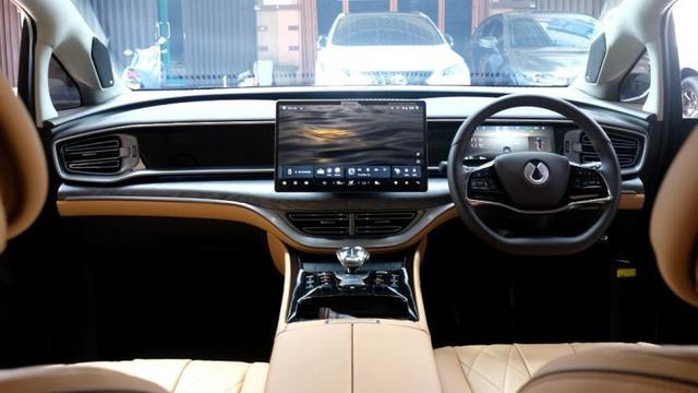 Modifikasi Audio Denza D9 Ini Pakai Sistem Plug n Play (ist)