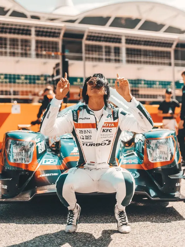 6 Potret Sean Galael di Sirkuit, Pembalap Formula 2 Kebanggaan Indonesia