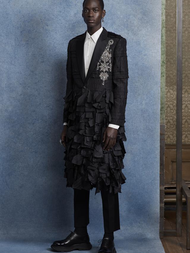 Koleksi busana Alexander McQueen