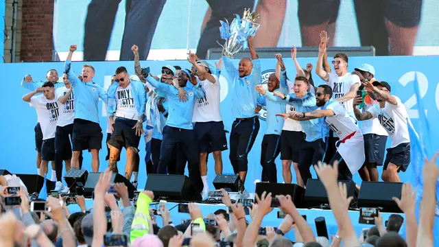 Manchester City Berpesta Rayakan Gelar Juara Liga Inggris