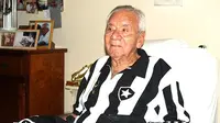 Legenda Sepakbola Brasil Tutup Usia