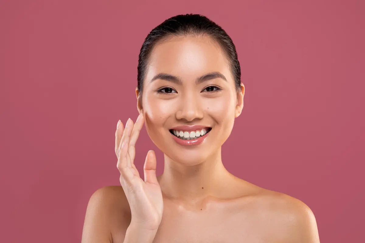 Glass Skin untuk Kulit Sawo Matang: Glowing Nggak Harus Putih, Intip Panduannya yang Bisa Diterapkan Sekarang!