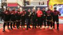 <p>Ketua Umum PSSI, Erick Thohir (tengah) berfoto bersama wakil ketua Zainudin Amali, CEO PT JUARAGA Mochtar Sarman, publik figur Baim Wong, dan sejumlah pelatih Timnas Indonesia U-22 saat launching merchandise resmi Piala Dunia U-20 2023 di Atrium Mall FX Sudirman, Senayan, Jakarta, Rabu (08/03/2023). (Bola.com/Bagaskara Lazuardi)</p>