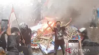 Demo di Banyumas Memanas, Pendopo Pemkab hingga Fasilitas Umum Dirusak Massa